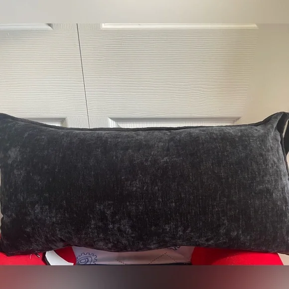 Skeleton pillow - Picture 3 of 4